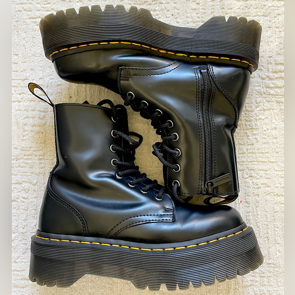 Black Dr. Martens Jadon platform boots #punk #grunge